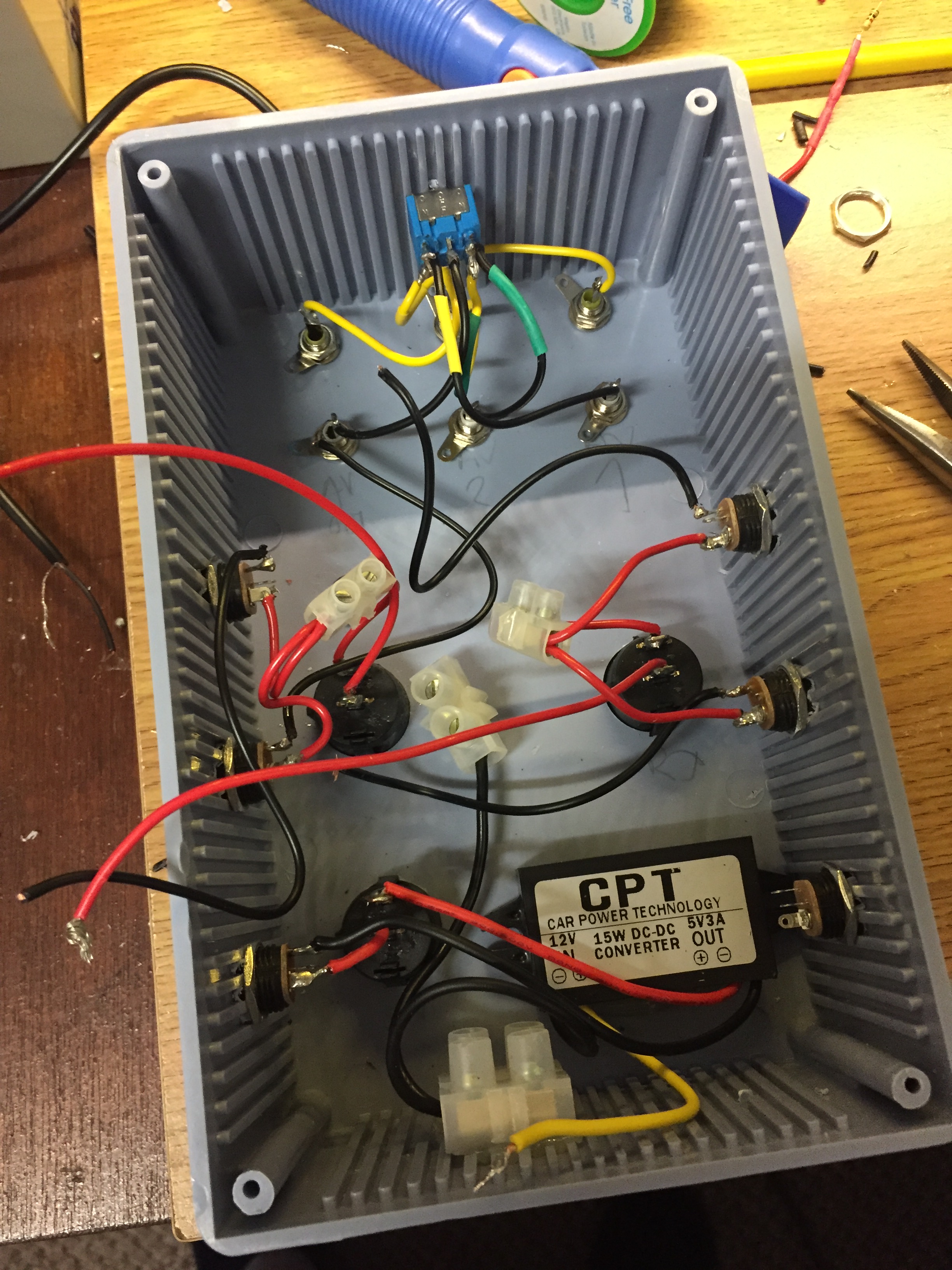 5.6GHZ ATV 12v power distribution unit